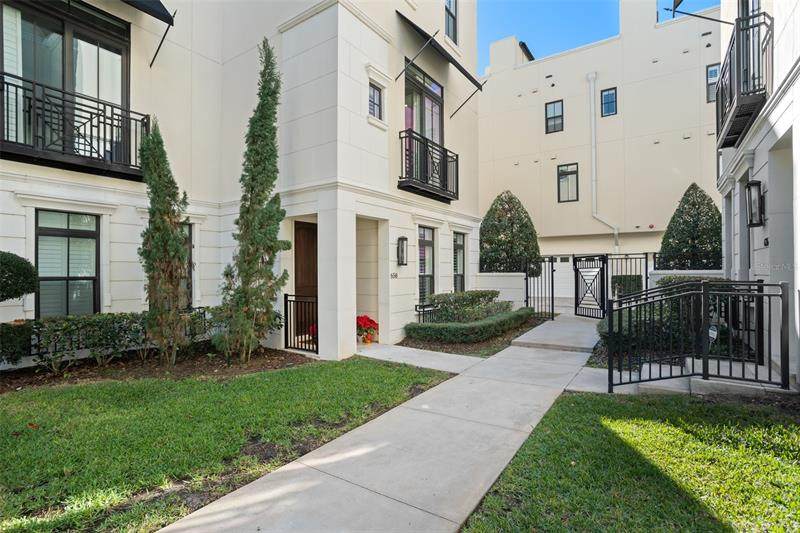 658 Mariposa Street - Photo 1