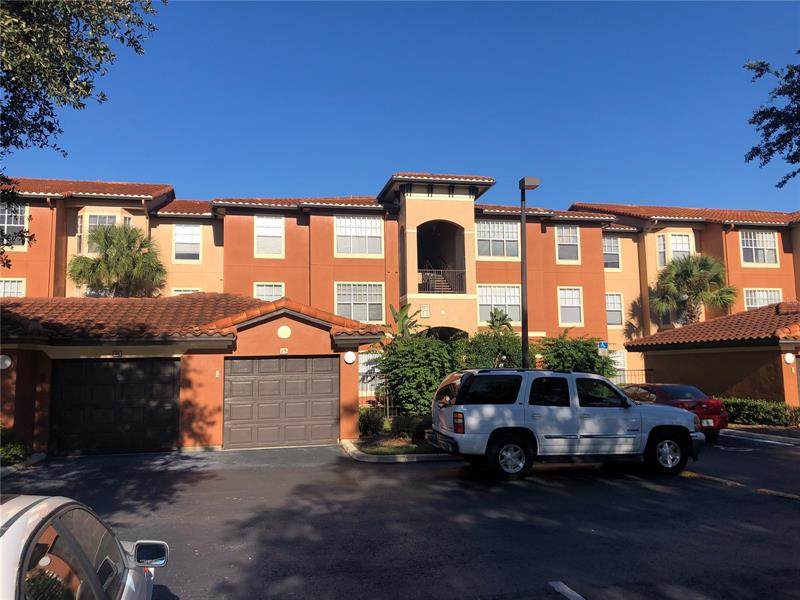 5572 Metrowest Boulevard - Photo 1