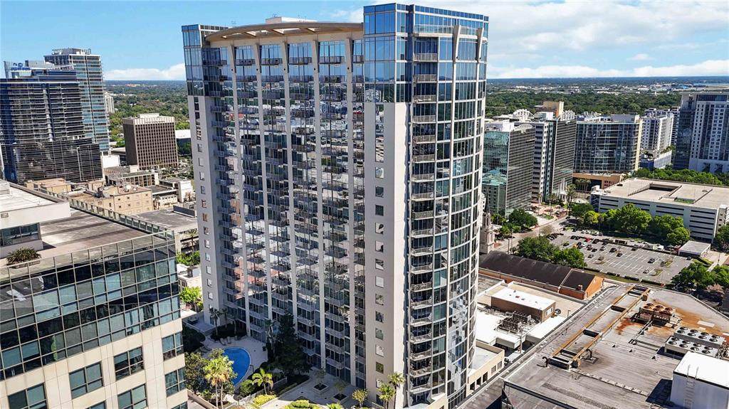 155 Court Avenue - Photo 1
