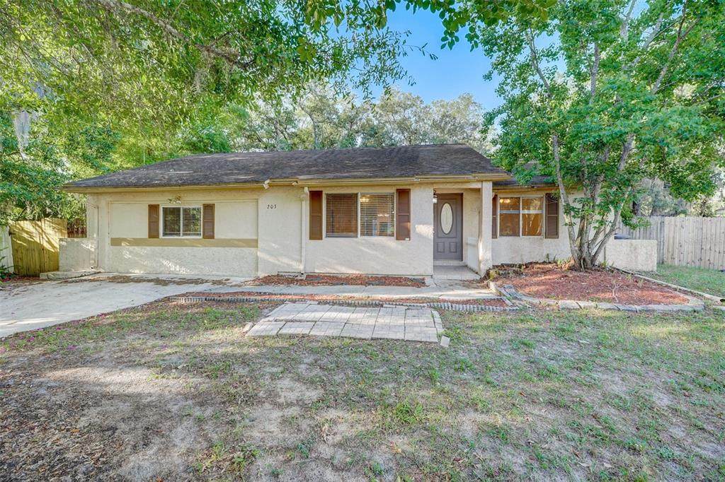 203 Ramblewood Drive - Photo 1