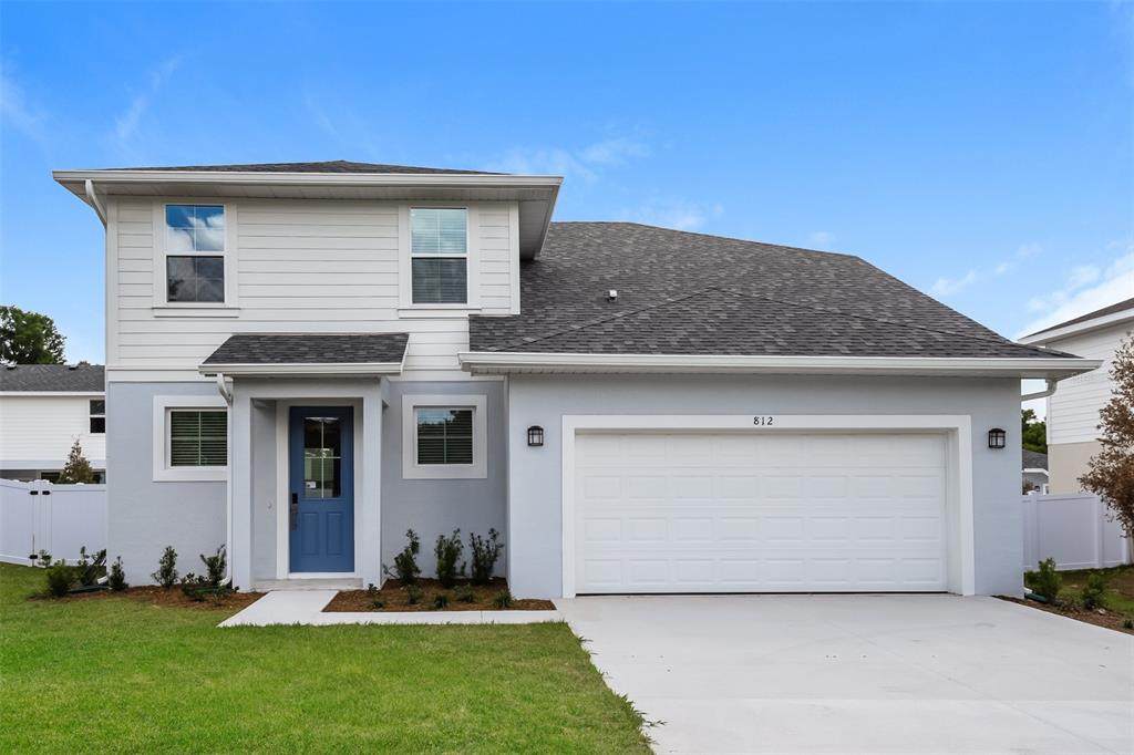 812 Voorhis Avenue - Photo 1