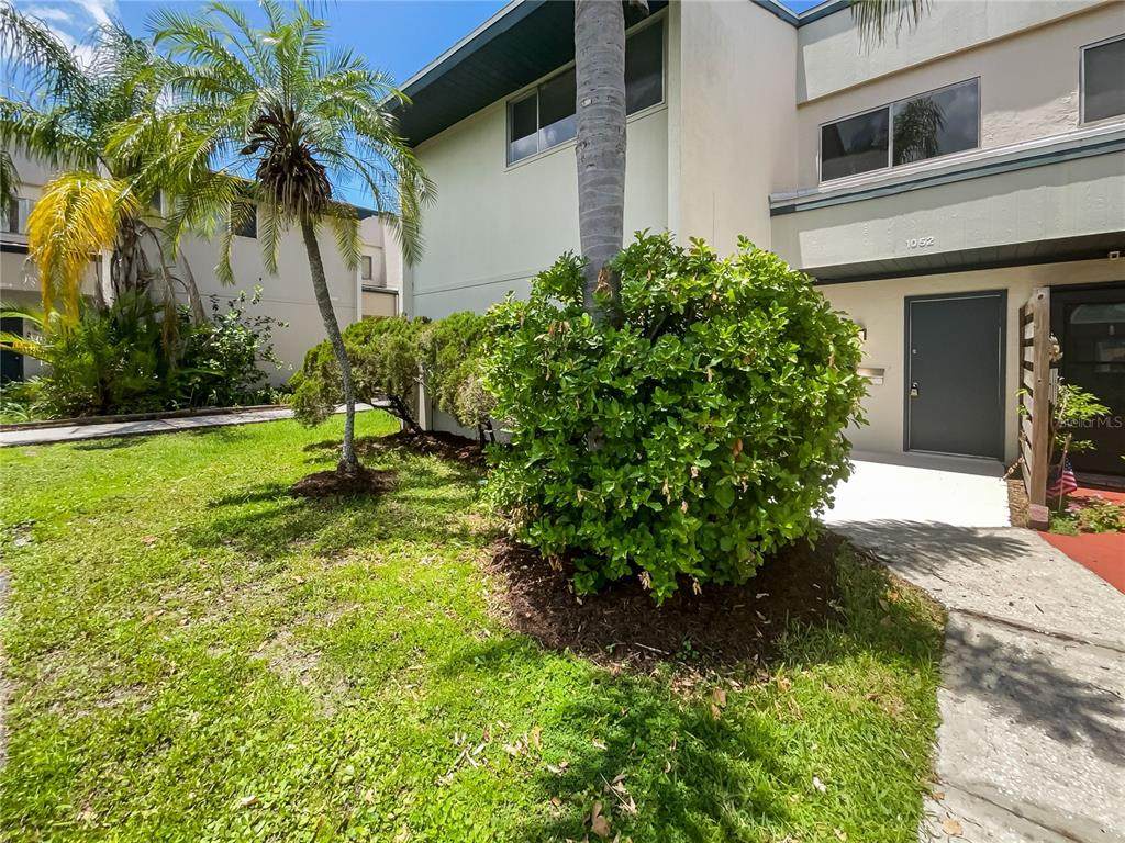 1052 Longfellow Circle - Photo 1