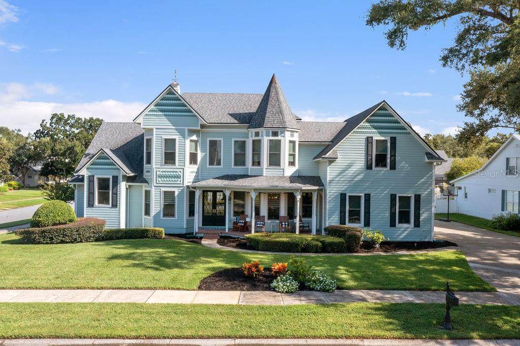 412 Courtlea Oaks Boulevard - Photo 1