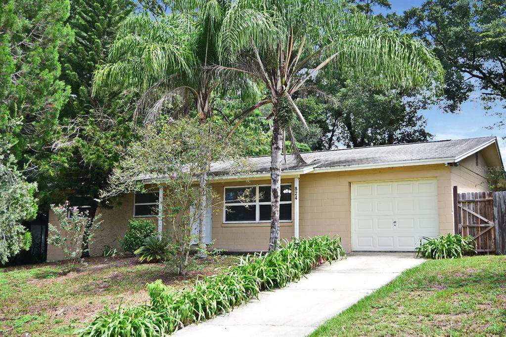 824 Rolling Green Drive - Photo 1