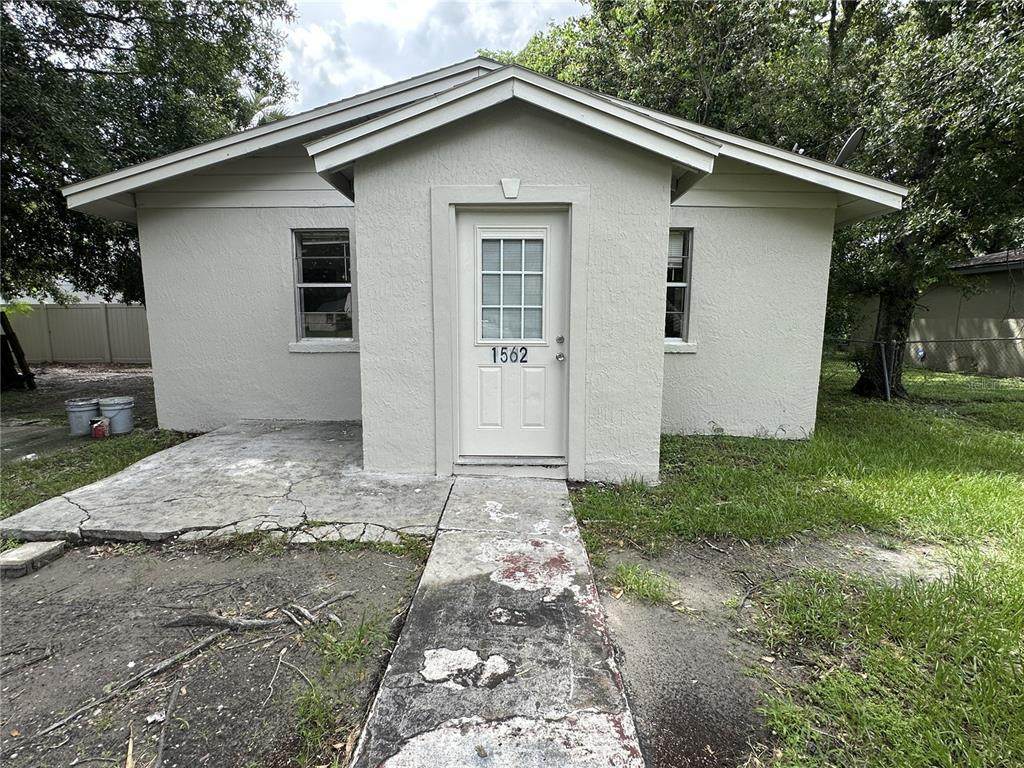 1562 Amaros Avenue - Photo 1