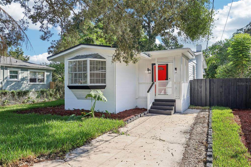 1815 Larkin Avenue - Photo 1