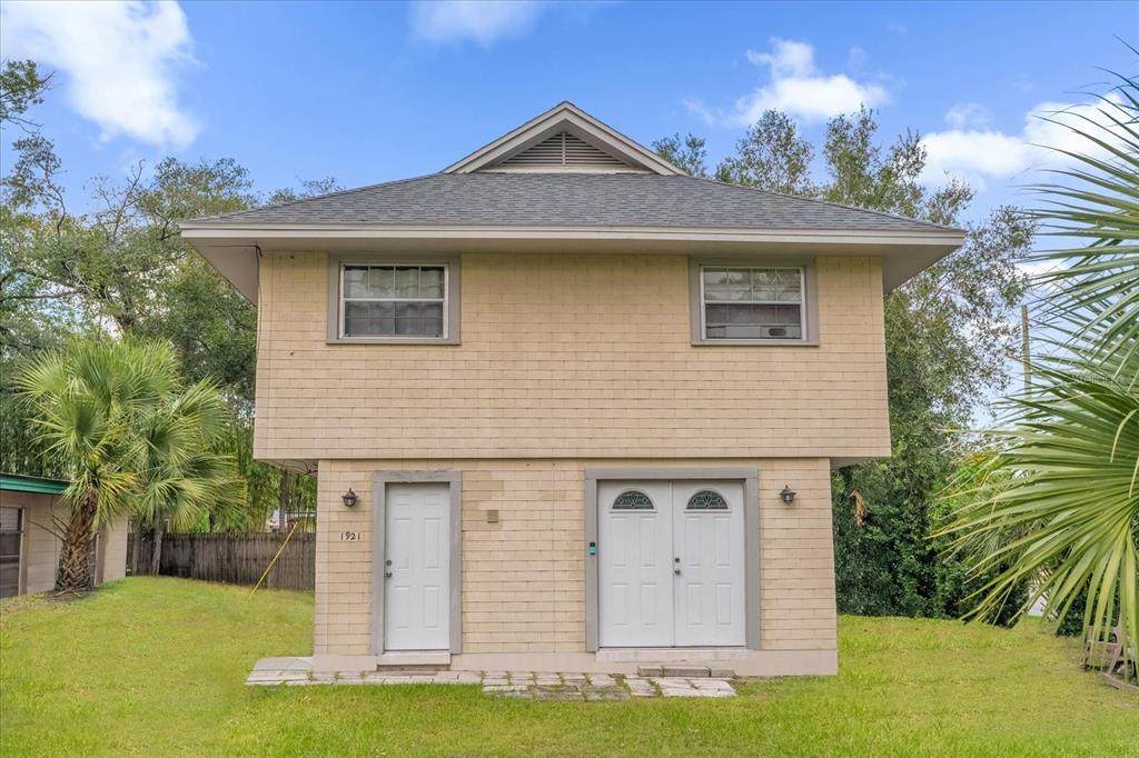 1921 Canton Street - Photo 1