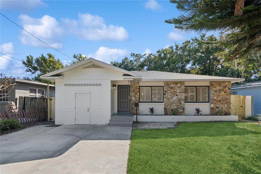 1504 Robinson Street - Photo 1