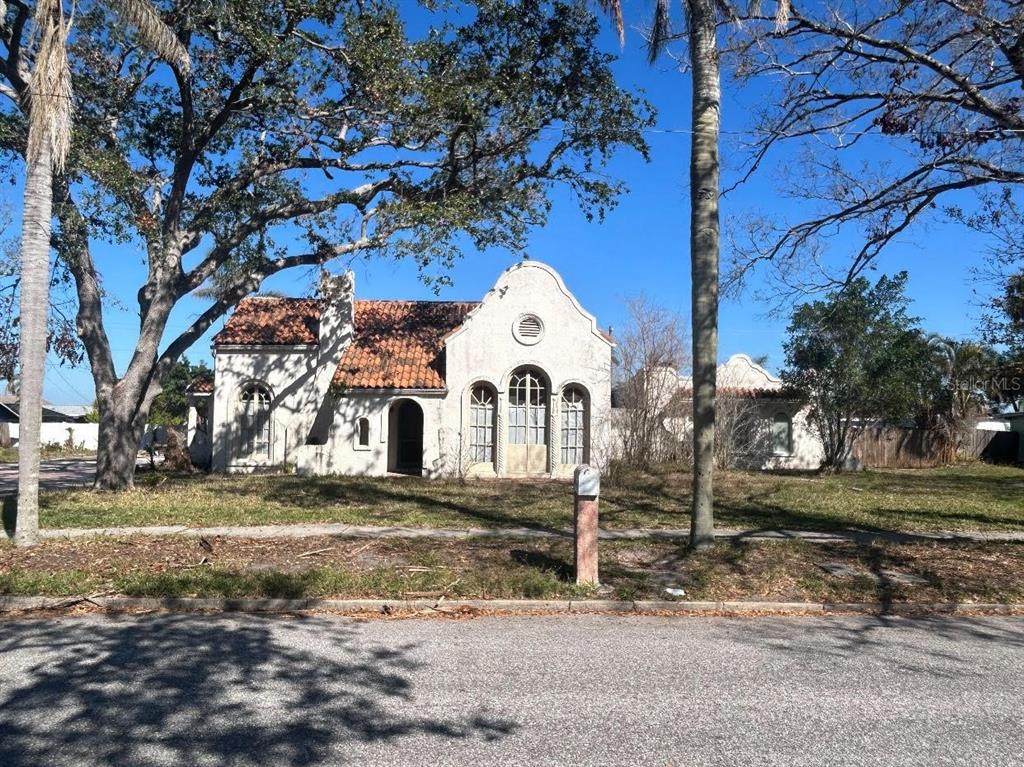 1827 2ND Avenue - Photo 1
