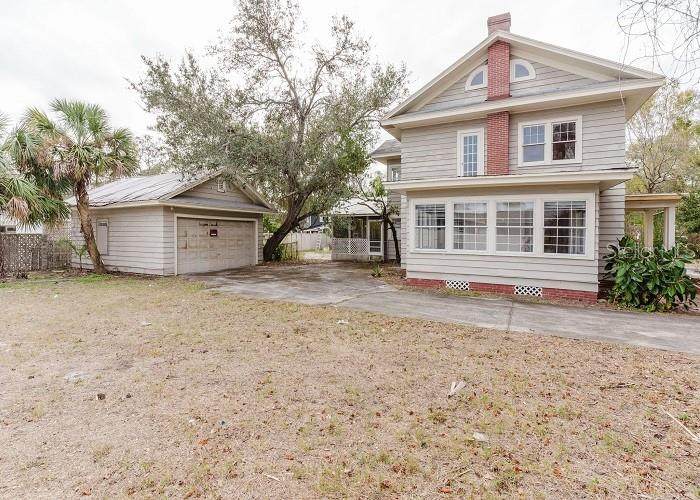 8226 36TH Avenue - Photo 1