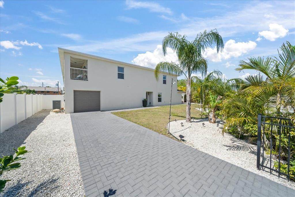 200 Circle Avenue - Photo 1