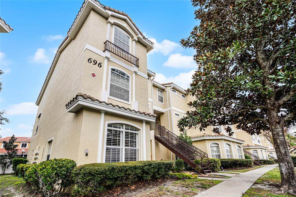696 Seabrook Court - Photo 1