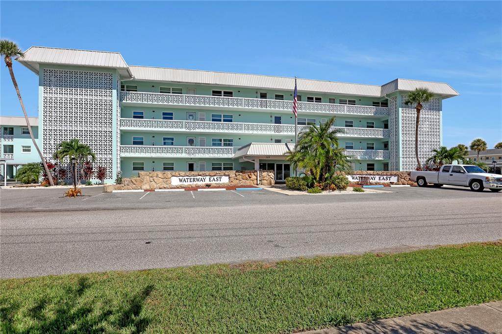 325 Causeway - Photo 1