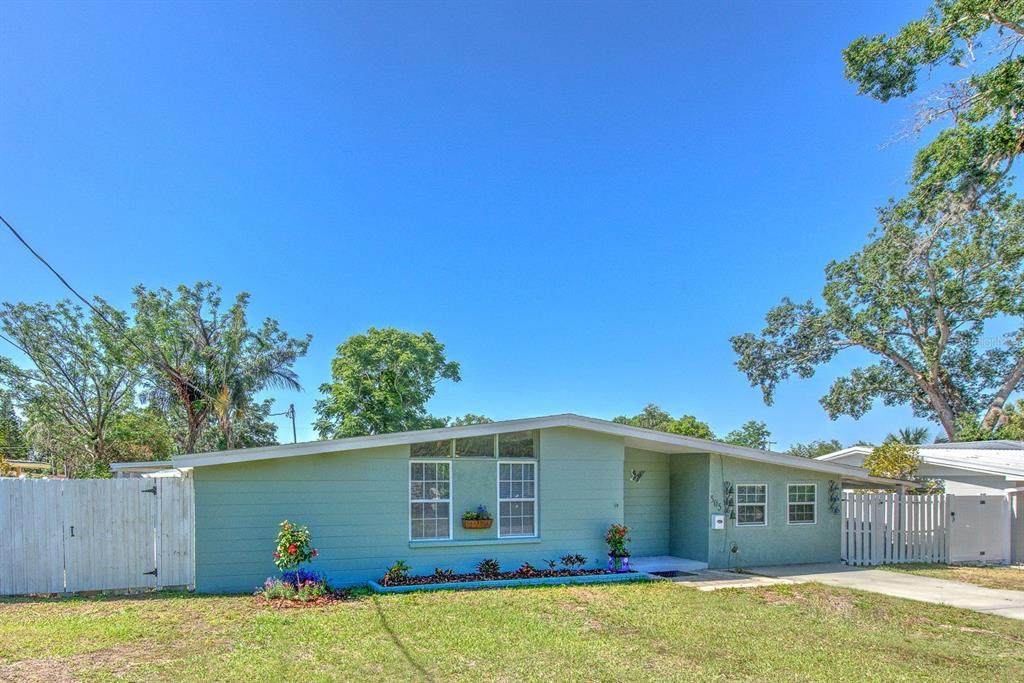 505 Hedge Row Road - Photo 1