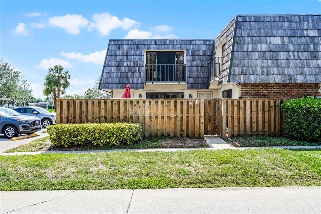 917 Royal Oak Boulevard - Photo 1