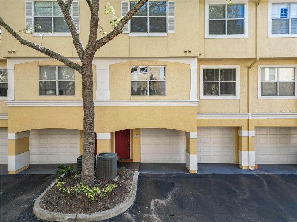 1810 Shadow View Circle - Photo 1