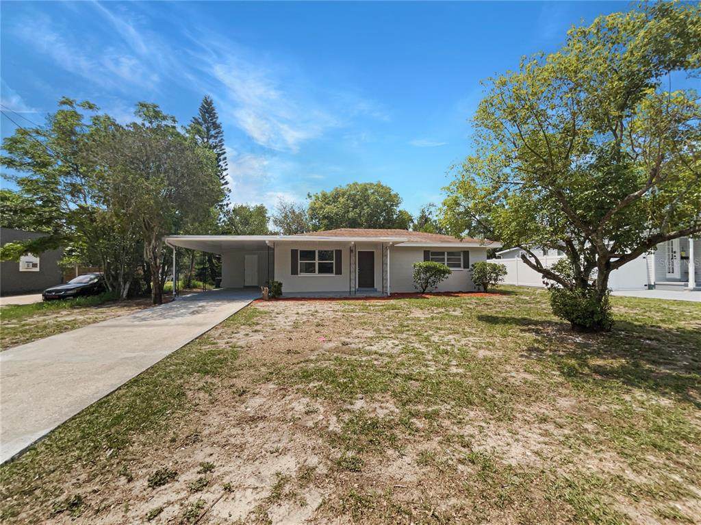 300 Avenue E - Photo 1