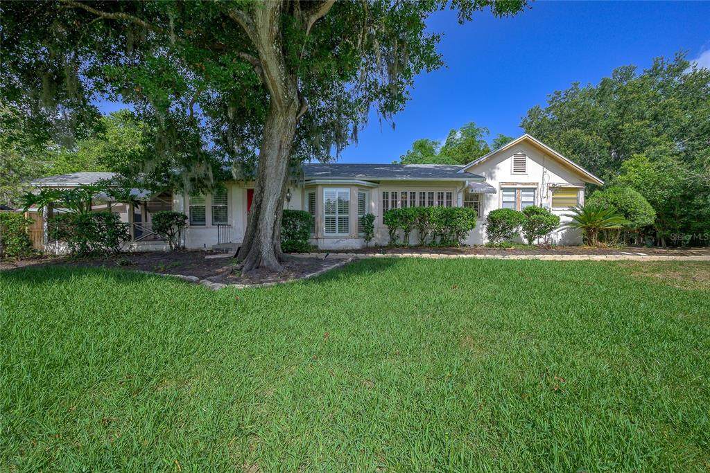 1621 Sunnyside Drive - Photo 1