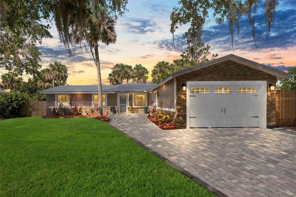 418 Acacia Circle - Photo 1