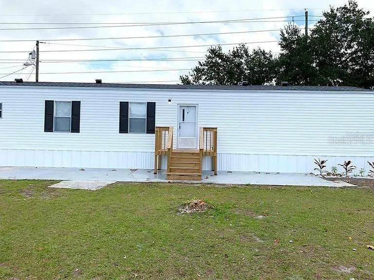 4521 Dunkeld Avenue - Photo 1