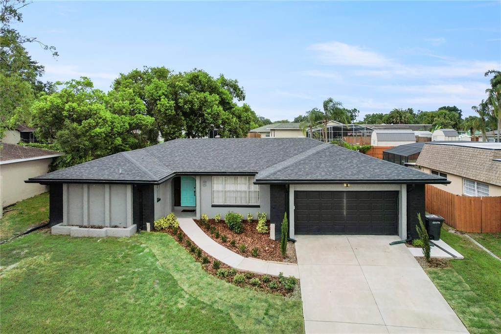 607 Green Briar Boulevard - Photo 1