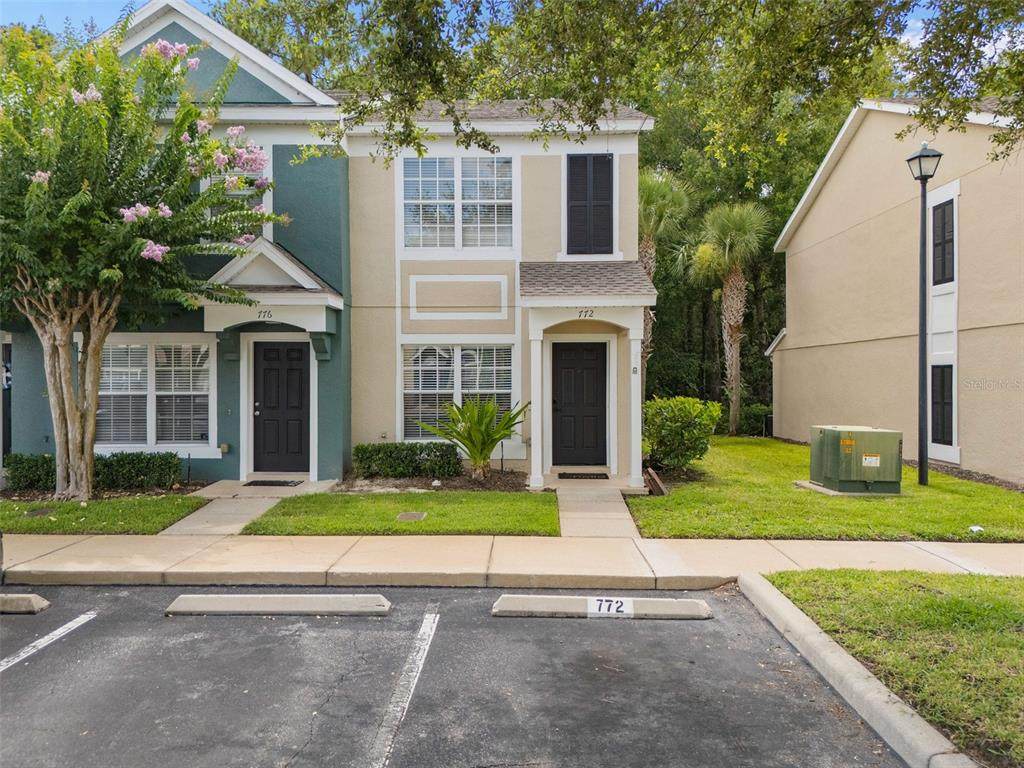 772 Shropshire Loop - Photo 1