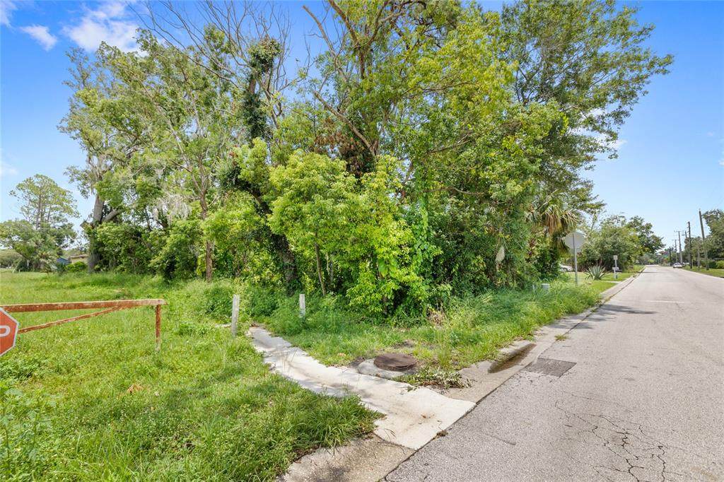 101 Hartwell Avenue - Photo 1