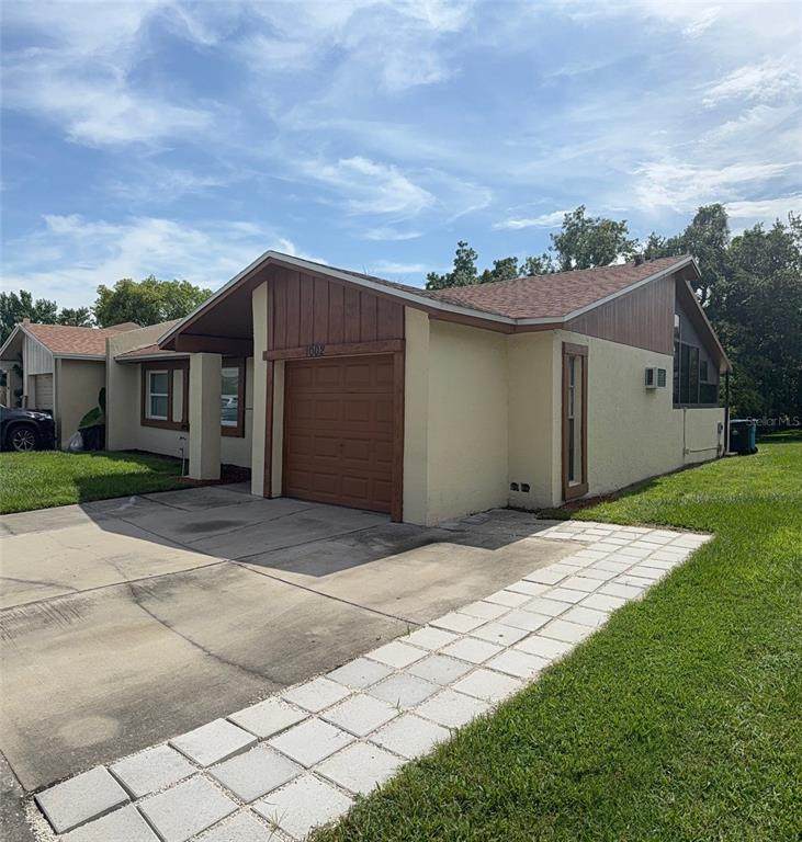 1002 Oropesa Avenue - Photo 1