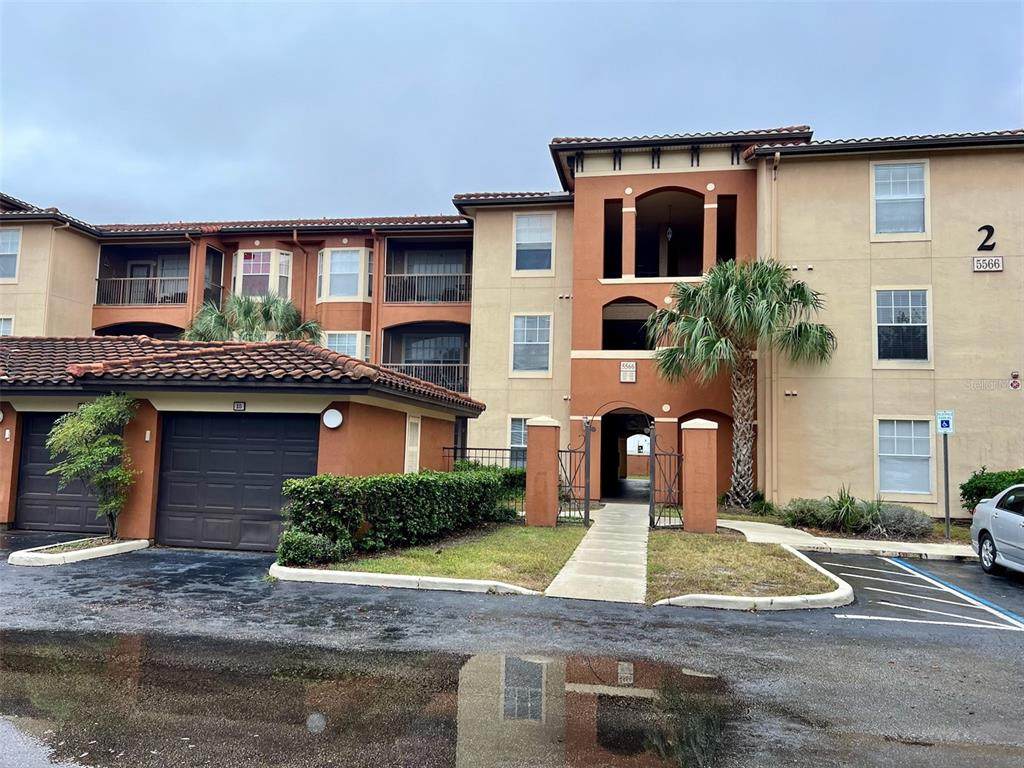 5566 Metrowest Boulevard - Photo 1