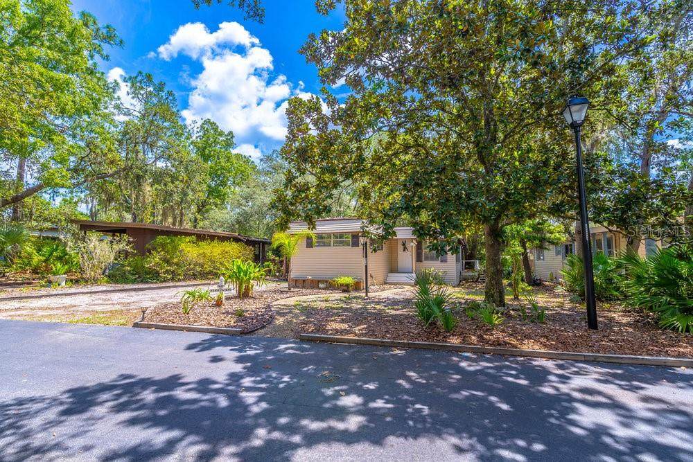 410 Plantation Boulevard - Photo 1