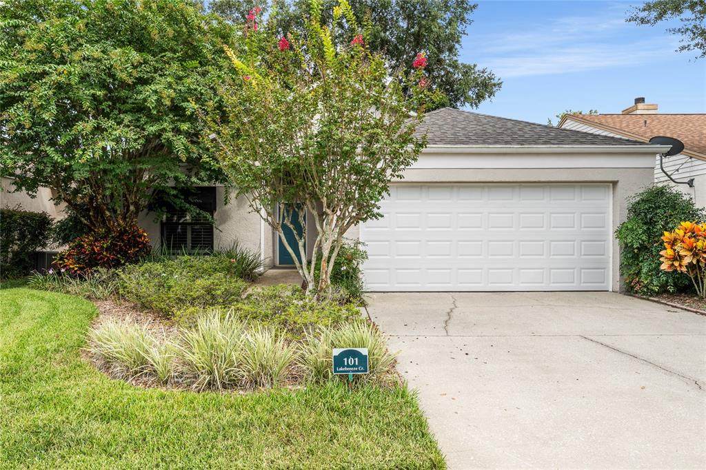 101 Lakebreeze Circle - Photo 1