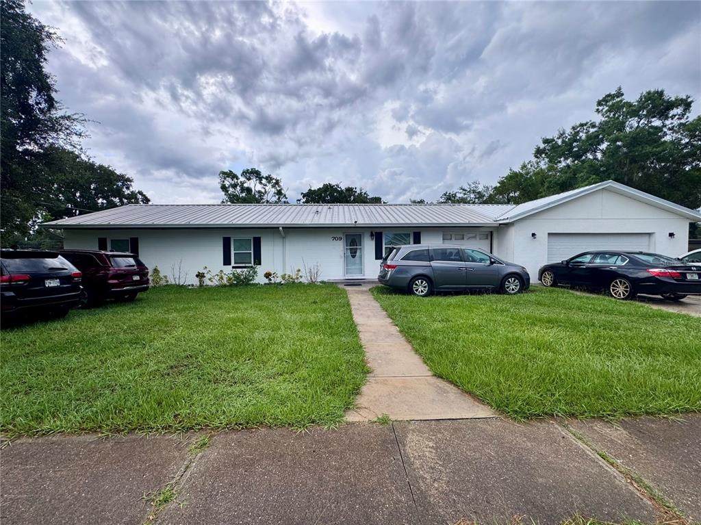709 Dillingham Ave - Photo 1