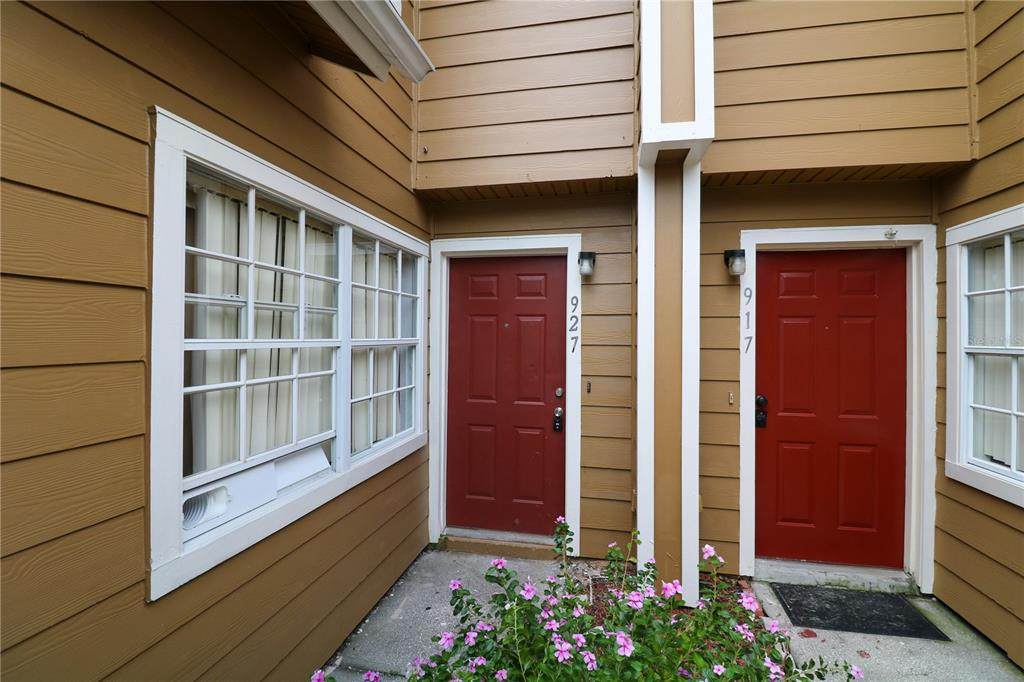 927 Washington Palm Loop - Photo 1