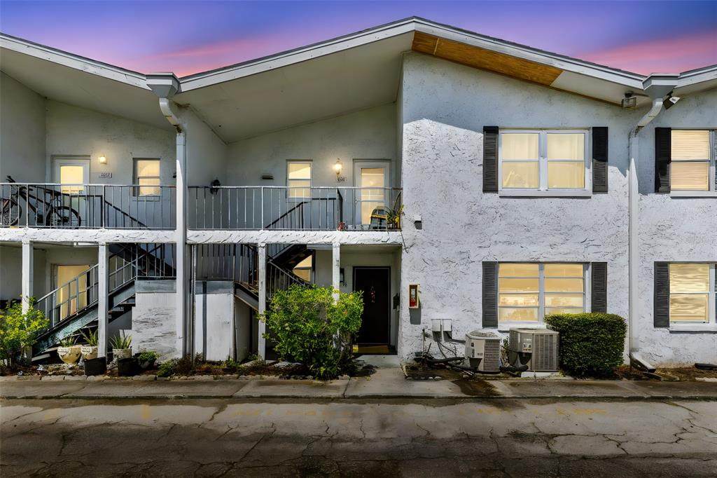 1806 Amberly Avenue - Photo 1