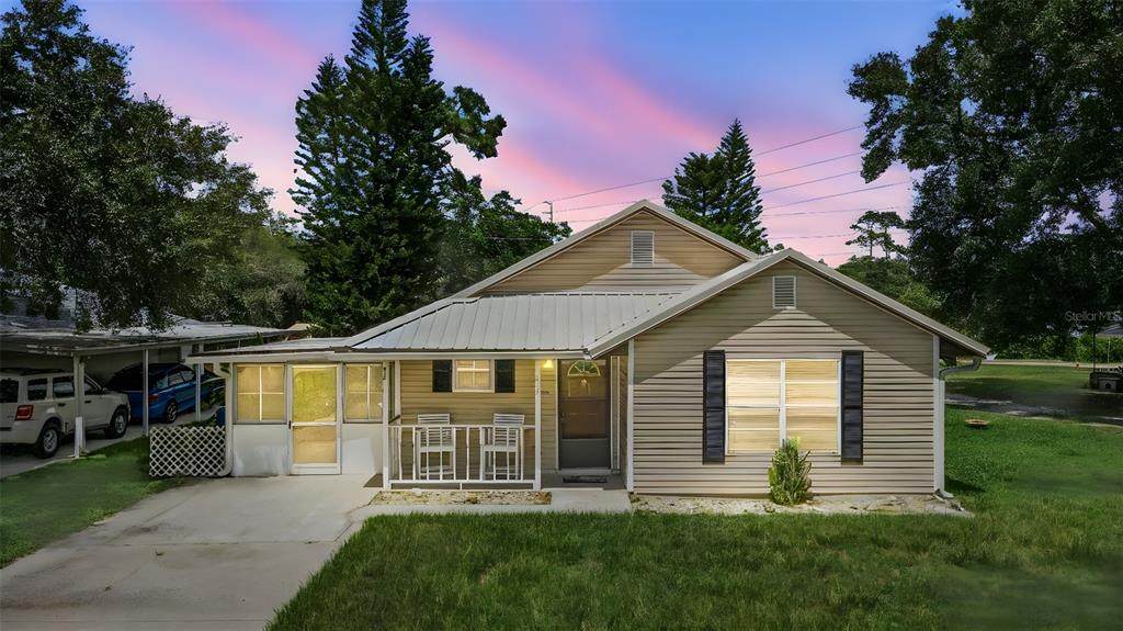 677 Warner Street - Photo 1