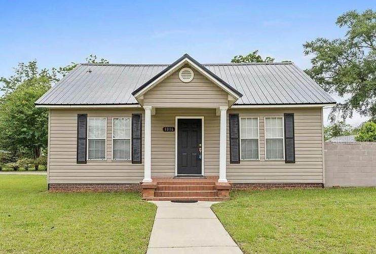 1016 10TH Avenue - Photo 1