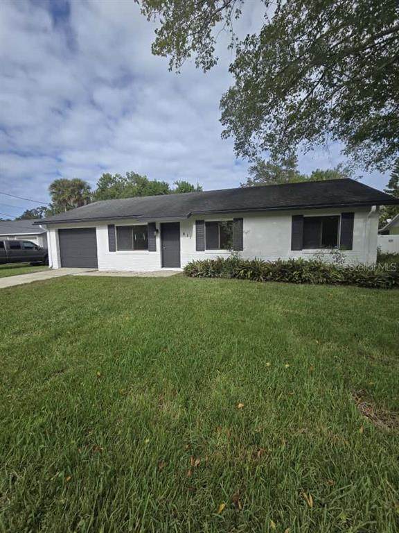 611 Bay Avenue - Photo 1