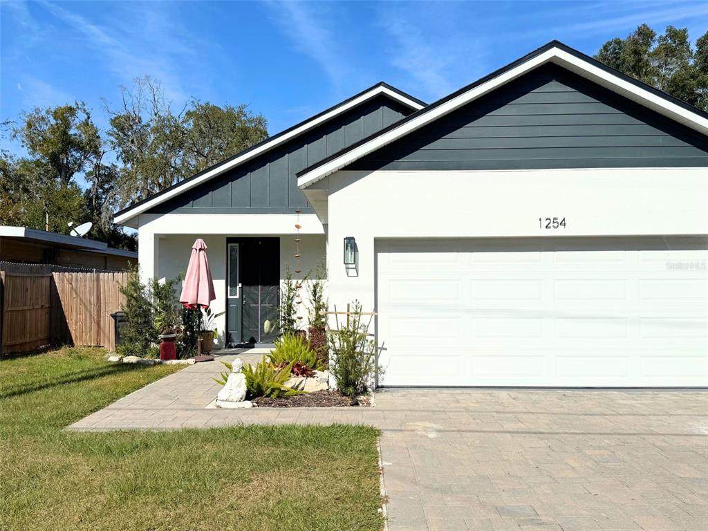 1254 Dunbar Street - Photo 1