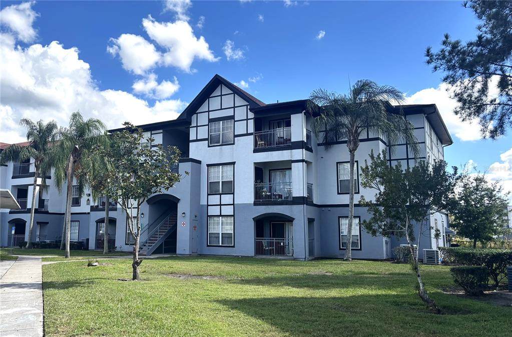 5550 P G A Boulevard - Photo 1