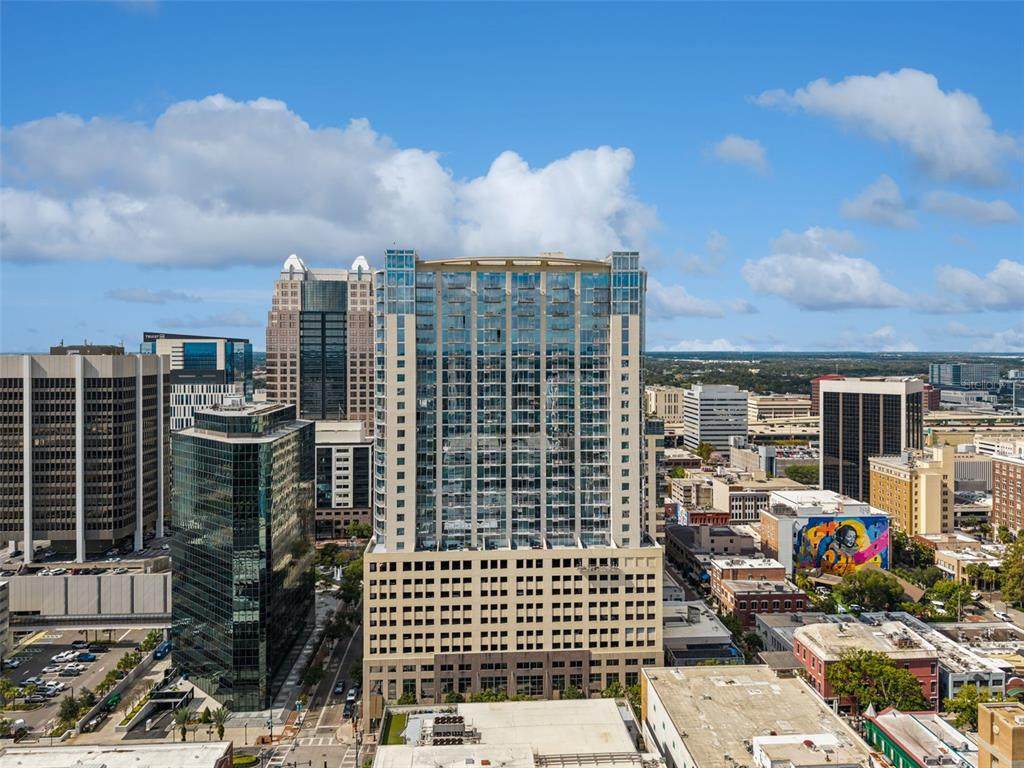 155 Court Avenue - Photo 1