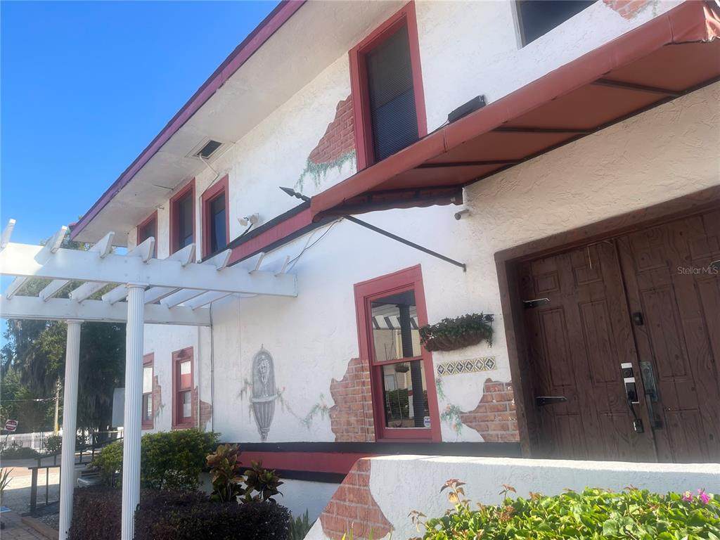 517 Colonial Drive - Photo 1