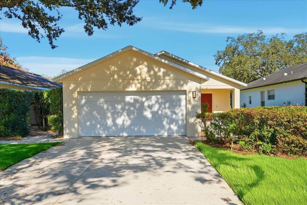 933 Pecan Street - Photo 1