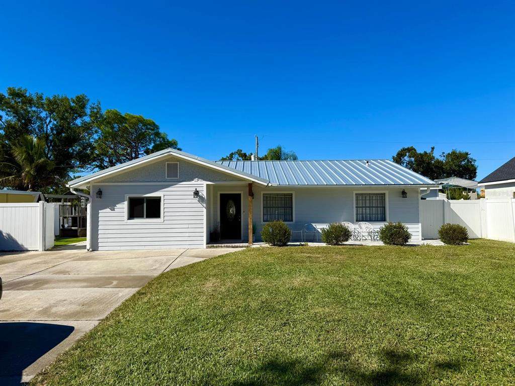 1057 Willis Avenue - Photo 1