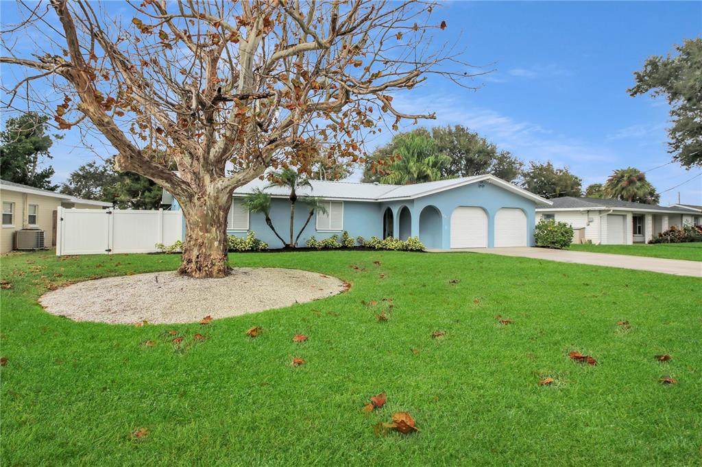 445 Desoto Drive - Photo 1