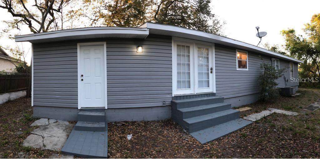 355 Weathersfield Avenue - Photo 1