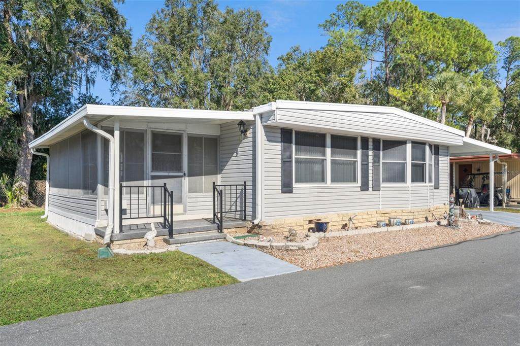 221 Pinewood Drive - Photo 1