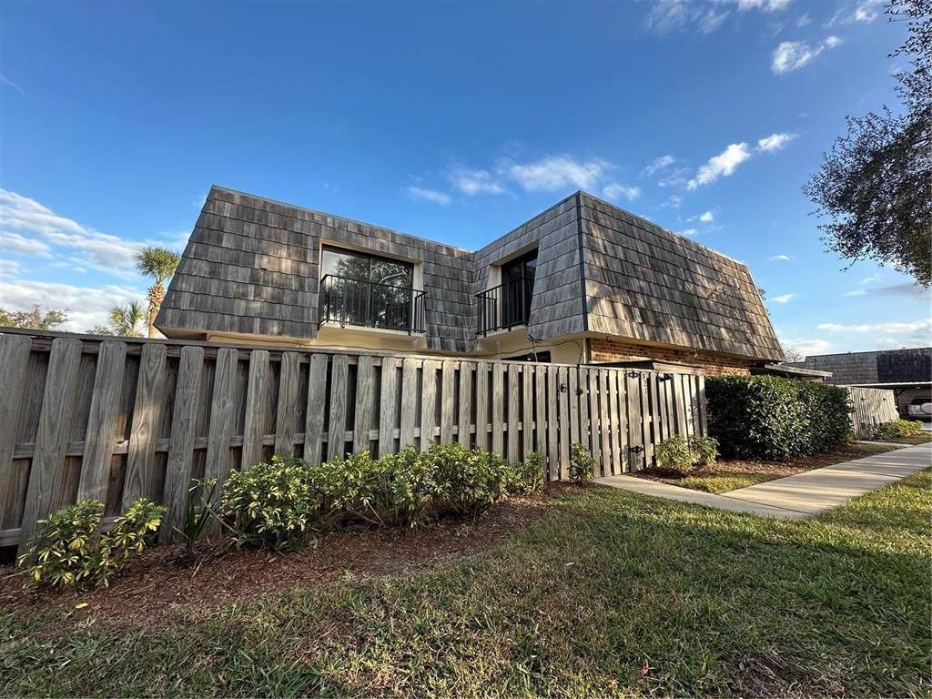 921 Royal Oak Boulevard - Photo 1
