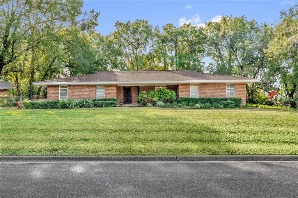 1621 Boyer Street - Photo 1