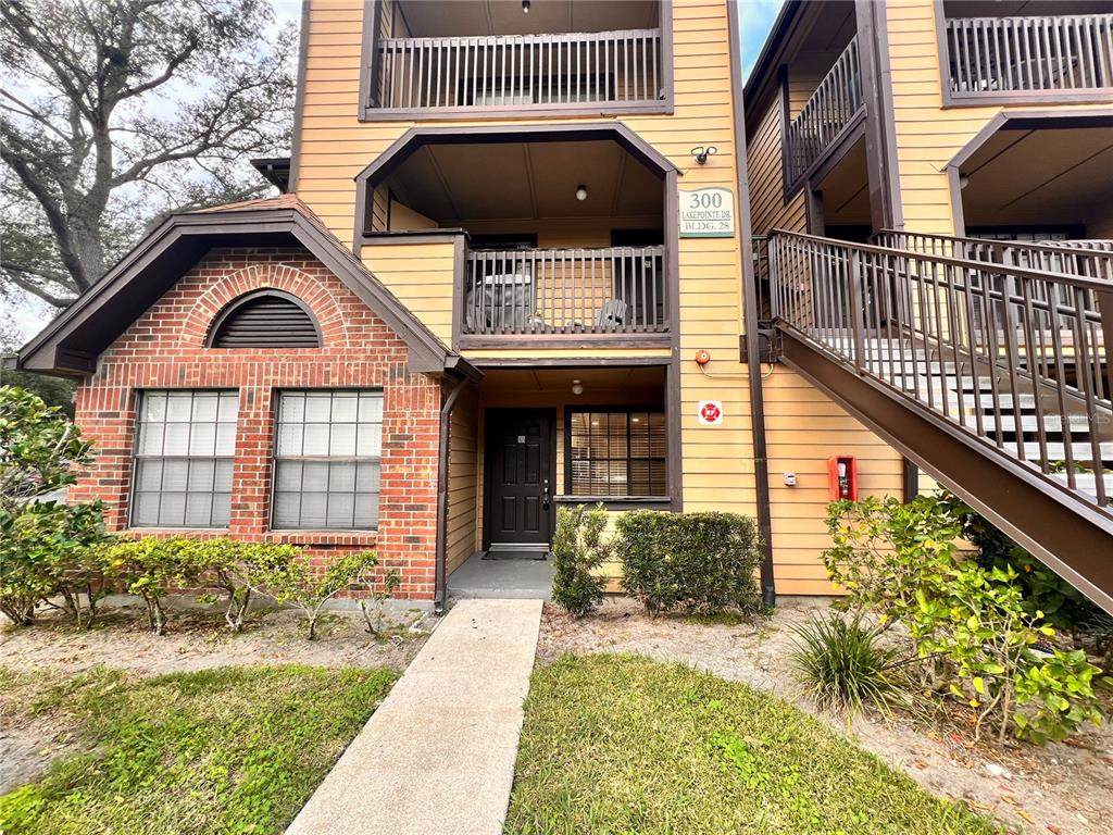 300 Lakepointe Drive - Photo 1