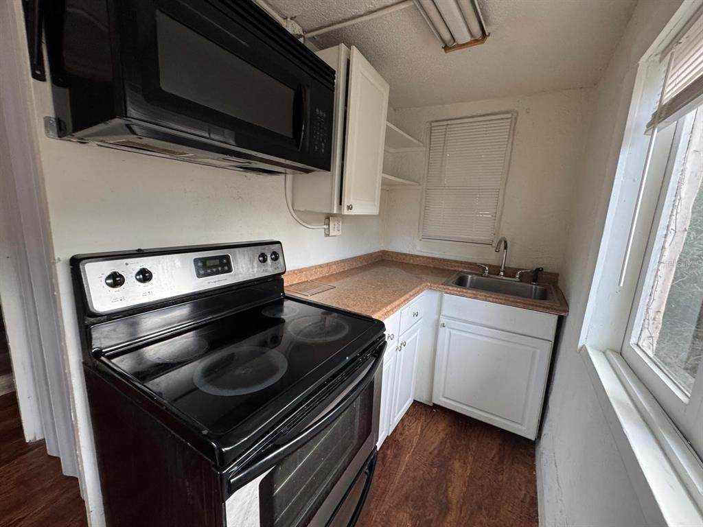 728 Columbia Street - Photo 1